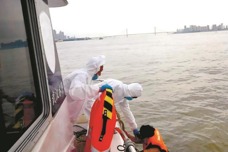 Saving a life in Wuhan along Yangtze River